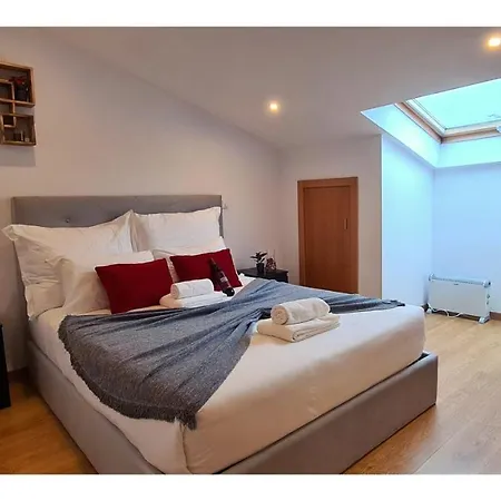 Rentalist Apartaments- Santa Catarina Apartment *